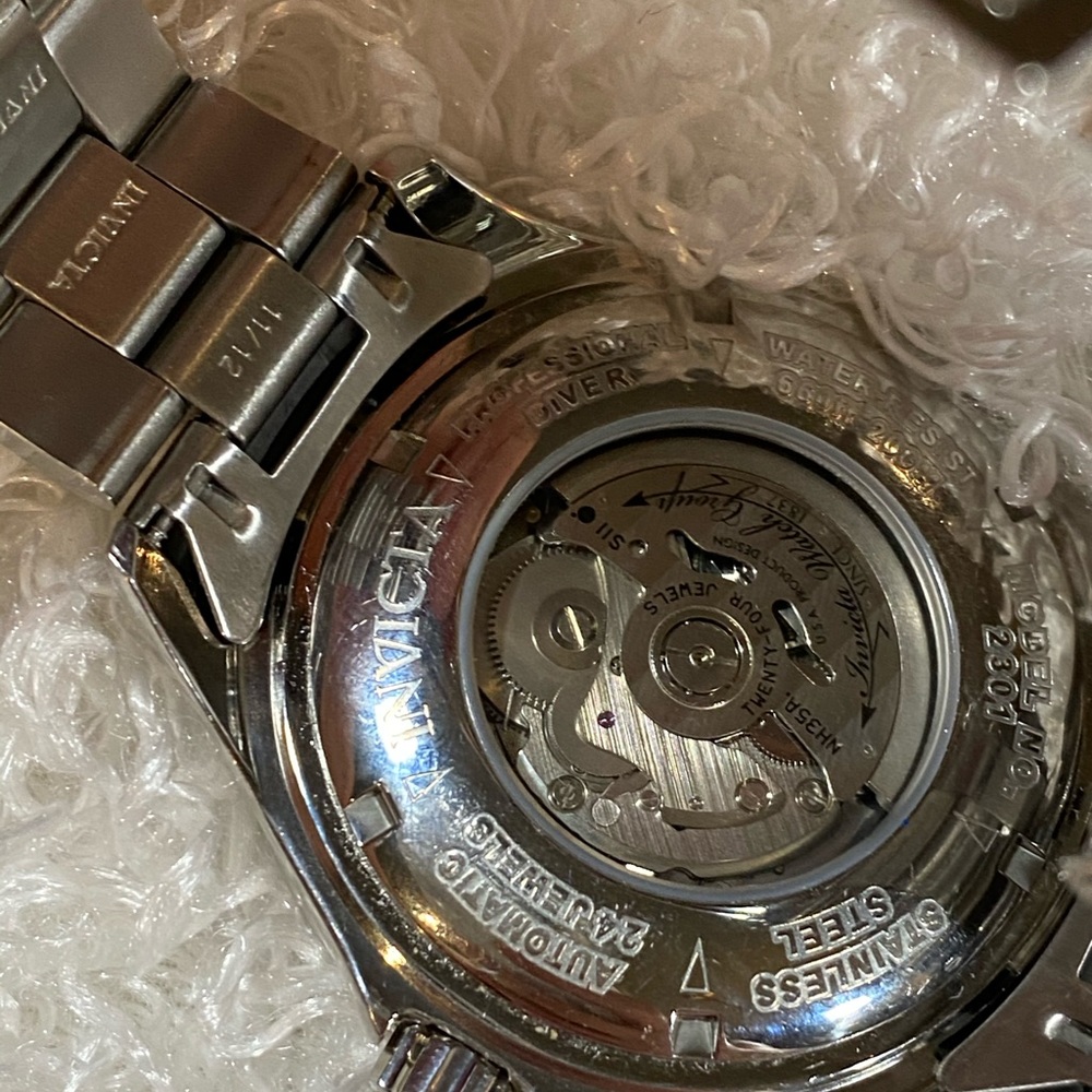 Invicta Automatic Professional Diver Model 2301 View 4